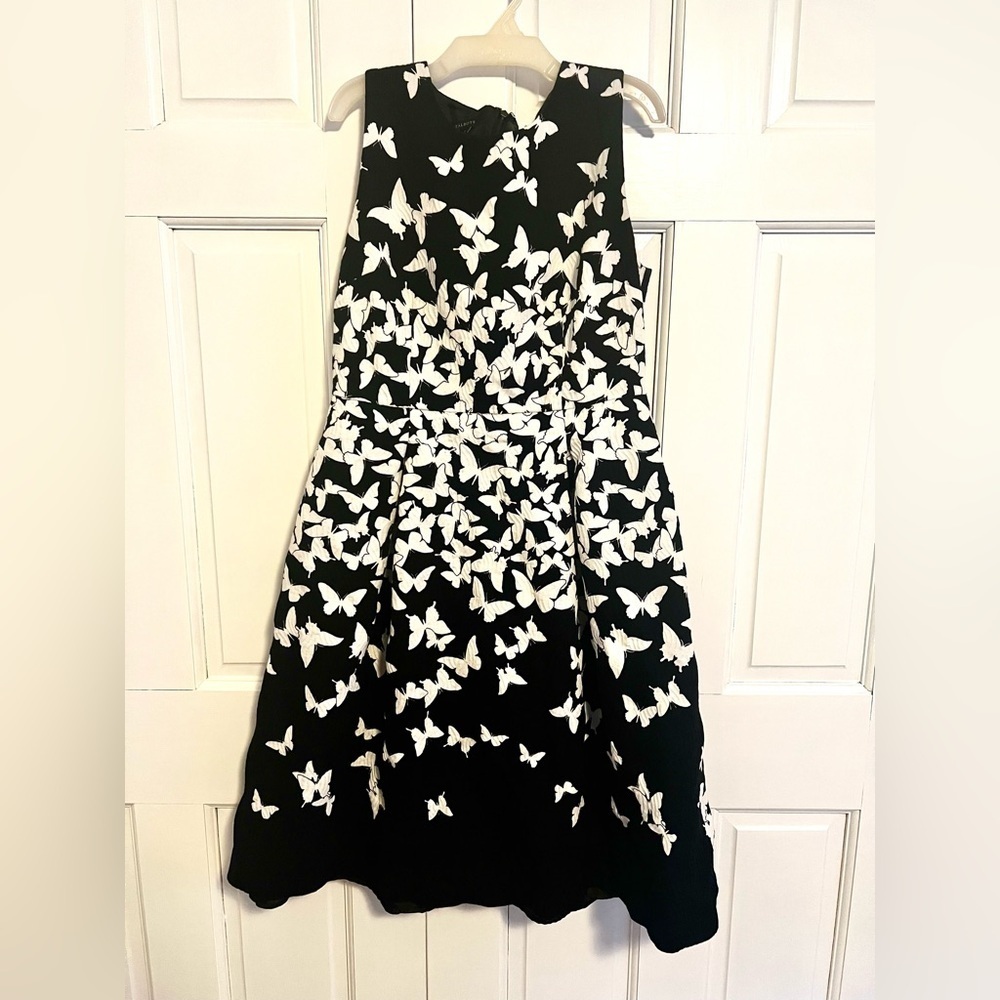 Talbots Black & White Butterfly Print Fit & Flare Midi Dress Size 8 - Picture 2 of 7